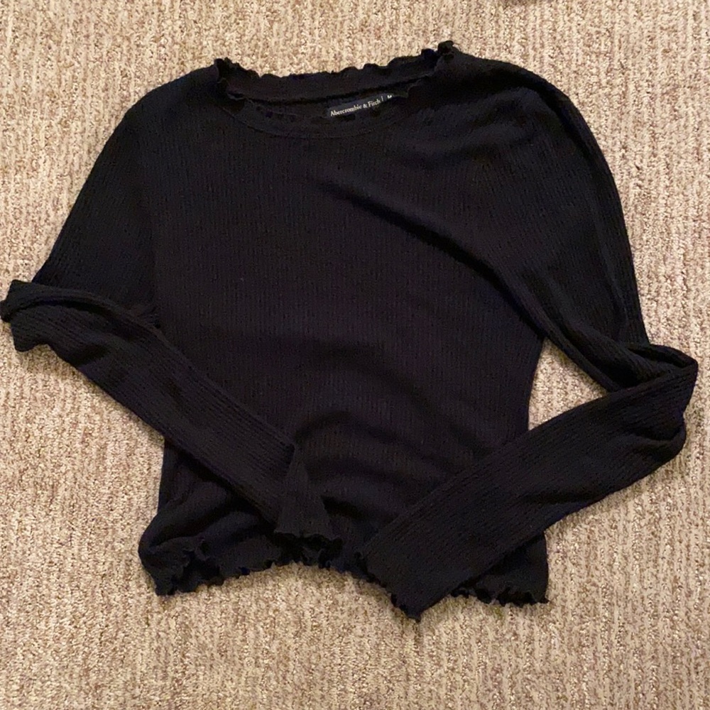 Abercrombie and Fitch black ruffle rim ribbed top